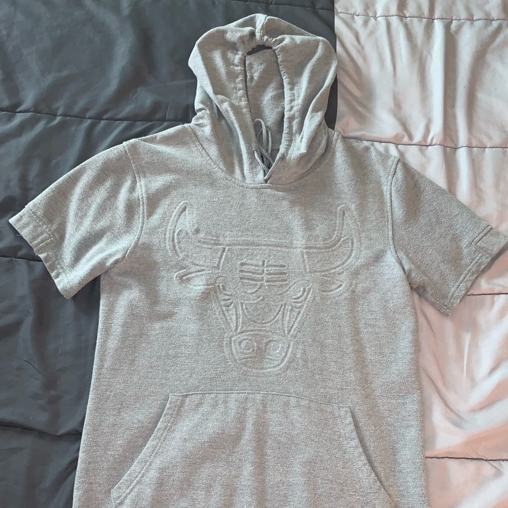 Chicago bulls Short sleeved hoodie
